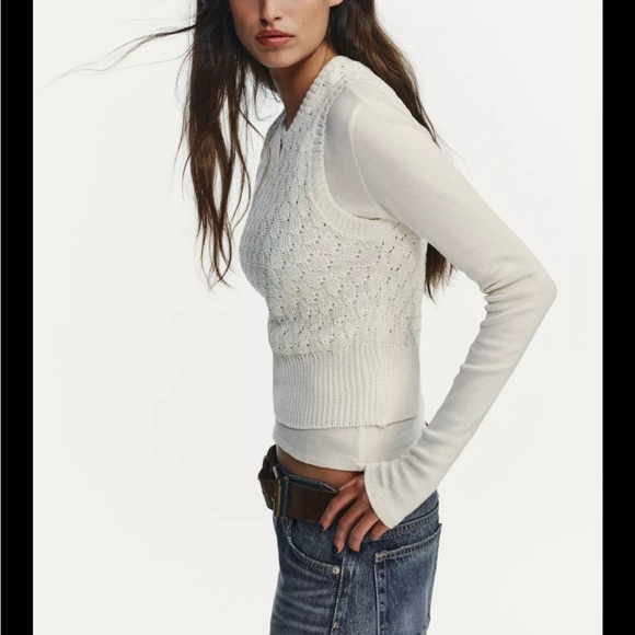Zara Sweaters - Zara Cream V-Neck Sweater